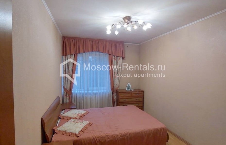 Photo #9 2-room (1 BR) apartment for <a href="http://moscow-rentals.ru/en/articles/long-term-rent" target="_blank">a long-term</a> rent
 in Russia, Moscow, Vasnetsova str, 11с1