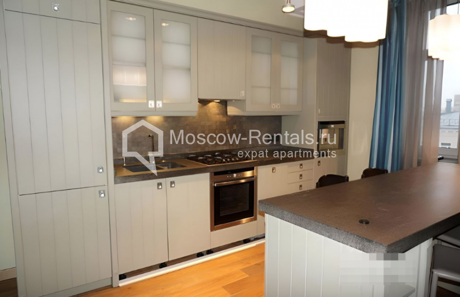 Photo #8 3-room (2 BR) apartment for <a href="http://moscow-rentals.ru/en/articles/long-term-rent" target="_blank">a long-term</a> rent
 in Russia, Moscow, Povarskaya str, 18