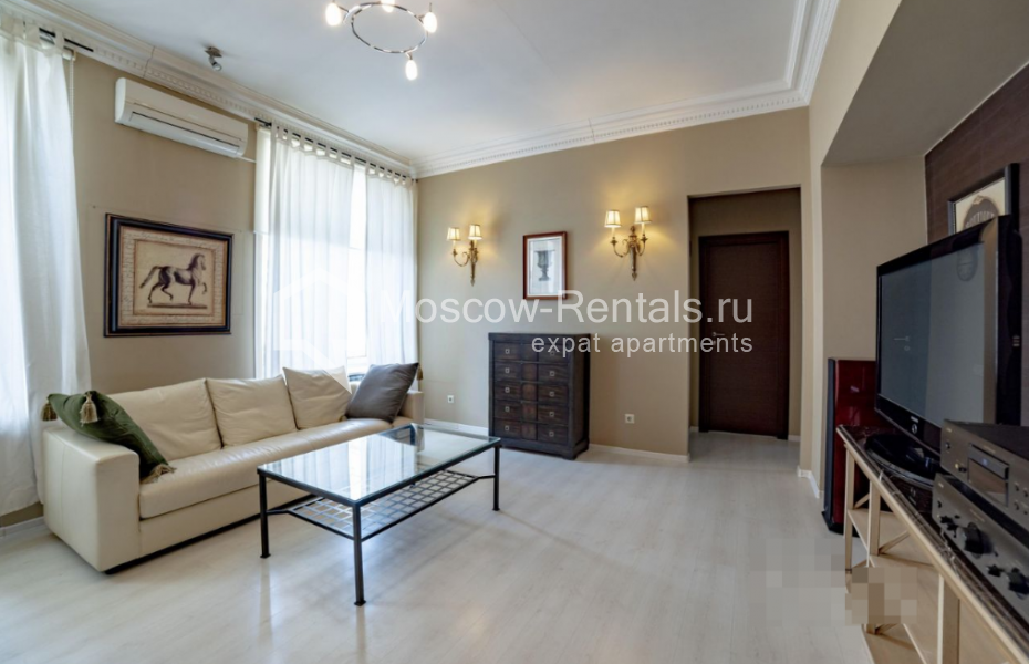 Photo #2 3-room (2 BR) apartment for <a href="http://moscow-rentals.ru/en/articles/long-term-rent" target="_blank">a long-term</a> rent
 in Russia, Moscow, Serafimovicha str, 2