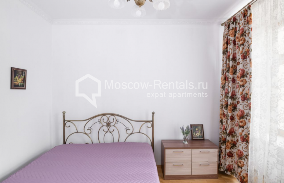 Photo #6 3-room (2 BR) apartment for <a href="http://moscow-rentals.ru/en/articles/long-term-rent" target="_blank">a long-term</a> rent
 in Russia, Moscow, Arbat str, 49
