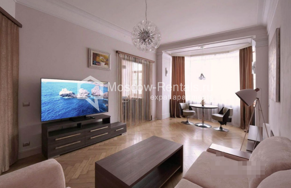 Photo #1 3-room (2 BR) apartment for <a href="http://moscow-rentals.ru/en/articles/long-term-rent" target="_blank">a long-term</a> rent
 in Russia, Moscow, New Arbat str, 25