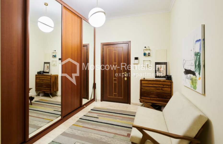 Photo #11 3-room (2 BR) apartment for <a href="http://moscow-rentals.ru/en/articles/long-term-rent" target="_blank">a long-term</a> rent
 in Russia, Moscow, Shabolovka str, 10к1