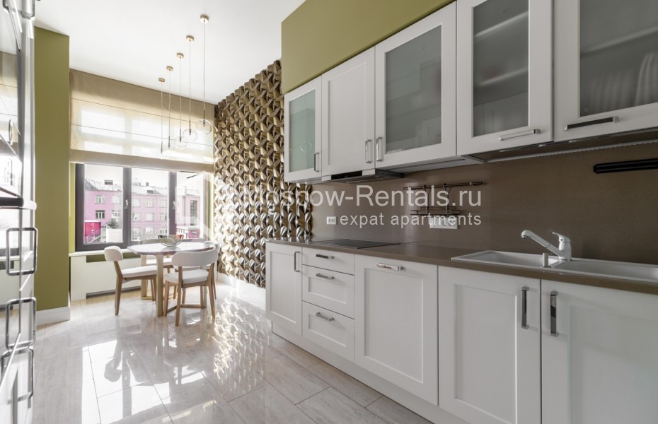 Photo #5 3-room (2 BR) apartment for <a href="http://moscow-rentals.ru/en/articles/long-term-rent" target="_blank">a long-term</a> rent
 in Russia, Moscow, Ordzhonikidze str, 1