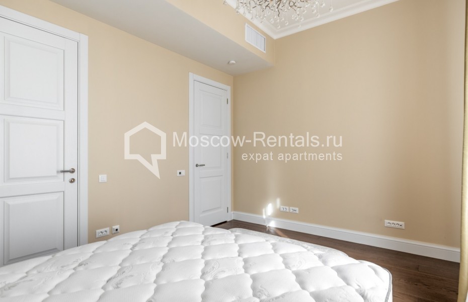 Photo #13 3-room (2 BR) apartment for <a href="http://moscow-rentals.ru/en/articles/long-term-rent" target="_blank">a long-term</a> rent
 in Russia, Moscow, Ordzhonikidze str, 1