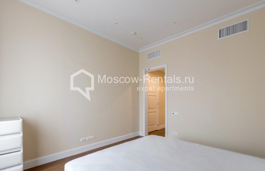 Photo #8 3-room (2 BR) apartment for <a href="http://moscow-rentals.ru/en/articles/long-term-rent" target="_blank">a long-term</a> rent
 in Russia, Moscow, Ordzhonikidze str, 1