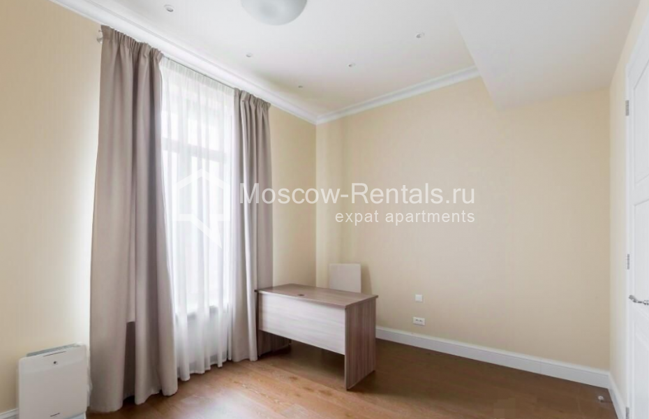 Photo #12 3-room (2 BR) apartment for <a href="http://moscow-rentals.ru/en/articles/long-term-rent" target="_blank">a long-term</a> rent
 in Russia, Moscow, Ordzhonikidze str, 1