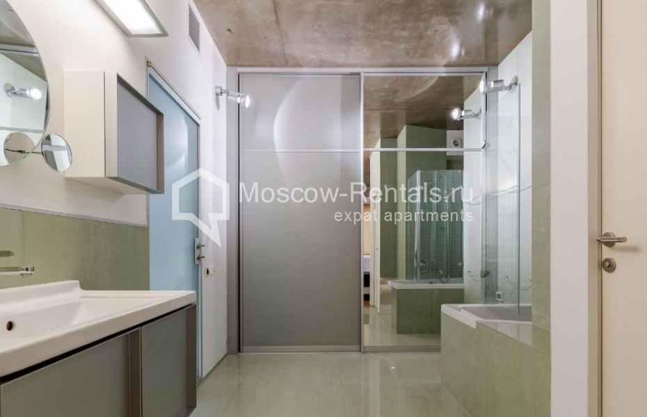 Photo #13 3-room (2 BR) apartment for <a href="http://moscow-rentals.ru/en/articles/long-term-rent" target="_blank">a long-term</a> rent
 in Russia, Moscow, Shabolovka str, 23k1