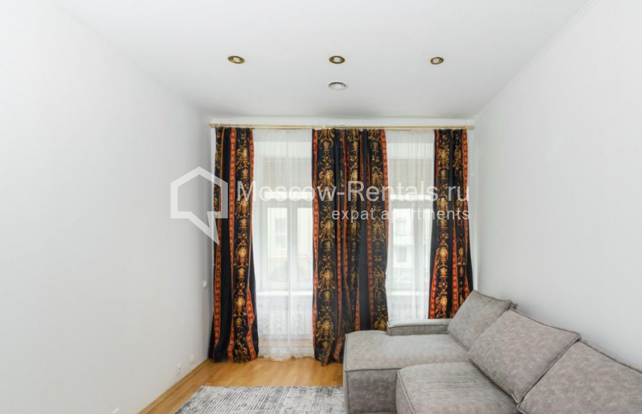 Photo #12 3-room (2 BR) apartment for <a href="http://moscow-rentals.ru/en/articles/long-term-rent" target="_blank">a long-term</a> rent
 in Russia, Moscow, Arbat str, 49