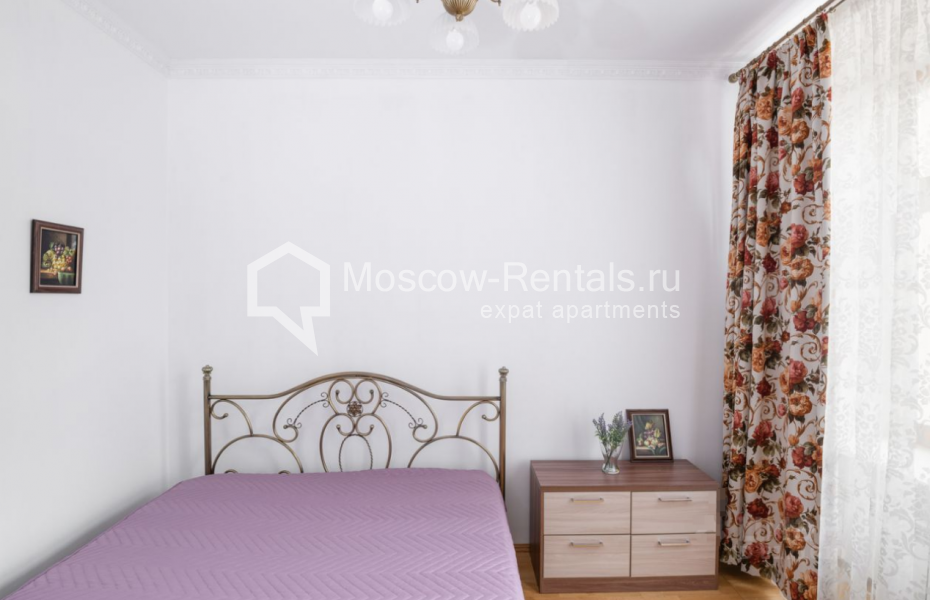 Photo #10 3-room (2 BR) apartment for <a href="http://moscow-rentals.ru/en/articles/long-term-rent" target="_blank">a long-term</a> rent
 in Russia, Moscow, Arbat str, 49