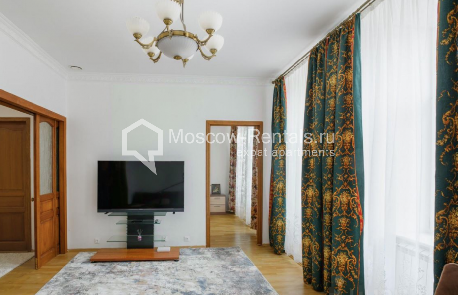 Photo #1 3-room (2 BR) apartment for <a href="http://moscow-rentals.ru/en/articles/long-term-rent" target="_blank">a long-term</a> rent
 in Russia, Moscow, Arbat str, 49