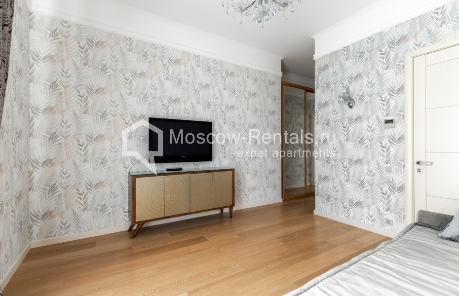 Photo #6 4-room (3 BR) apartment for <a href="http://moscow-rentals.ru/en/articles/long-term-rent" target="_blank">a long-term</a> rent
 in Russia, Moscow, 3rd Frunzenskaya str, 5k1