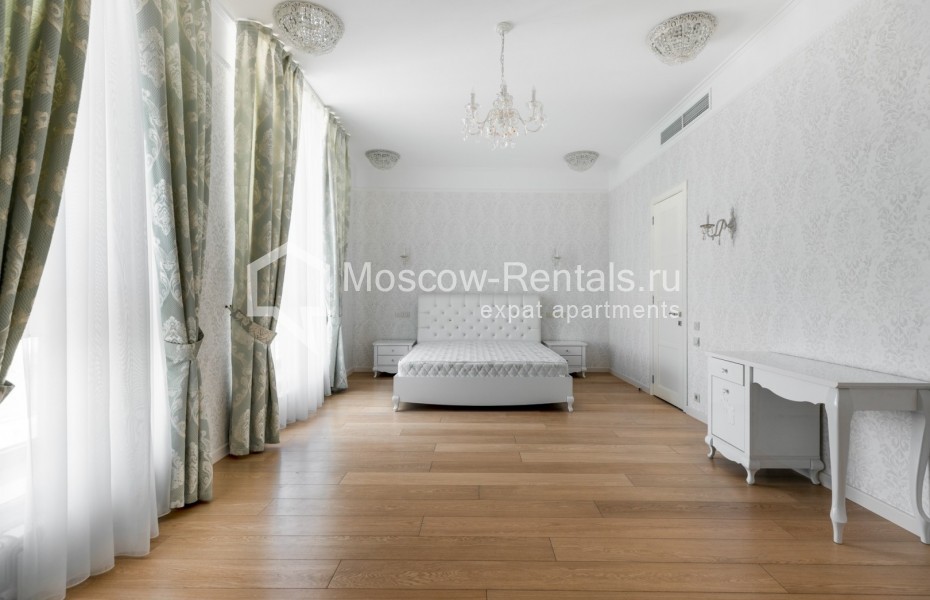 Photo #10 4-room (3 BR) apartment for <a href="http://moscow-rentals.ru/en/articles/long-term-rent" target="_blank">a long-term</a> rent
 in Russia, Moscow, 3rd Frunzenskaya str, 5k1