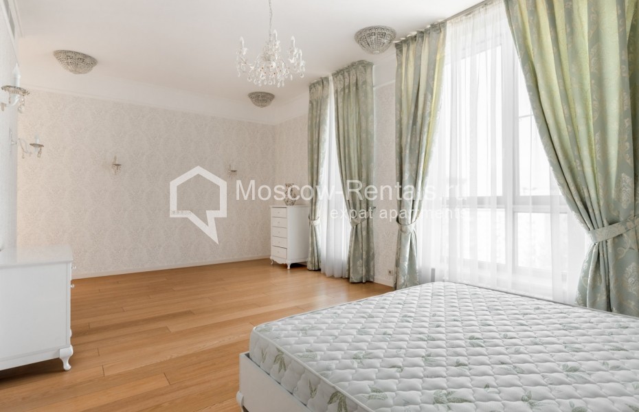 Photo #11 4-room (3 BR) apartment for <a href="http://moscow-rentals.ru/en/articles/long-term-rent" target="_blank">a long-term</a> rent
 in Russia, Moscow, 3rd Frunzenskaya str, 5k1
