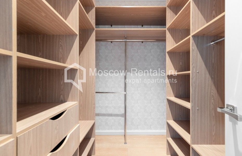 Photo #12 4-room (3 BR) apartment for <a href="http://moscow-rentals.ru/en/articles/long-term-rent" target="_blank">a long-term</a> rent
 in Russia, Moscow, 3rd Frunzenskaya str, 5k1