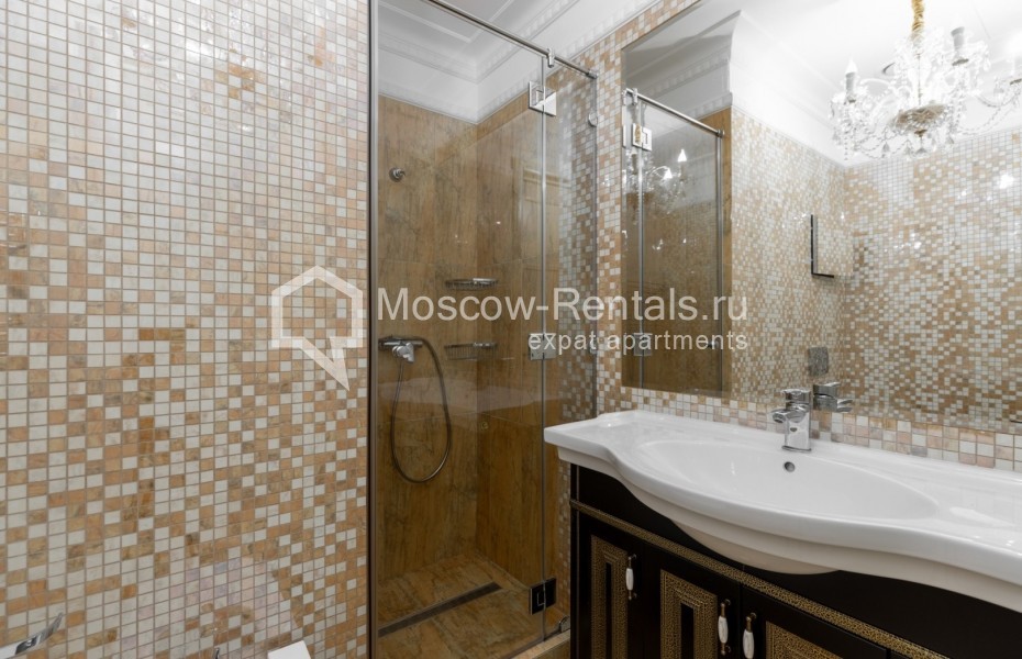 Photo #13 4-room (3 BR) apartment for <a href="http://moscow-rentals.ru/en/articles/long-term-rent" target="_blank">a long-term</a> rent
 in Russia, Moscow, 3rd Frunzenskaya str, 5k1