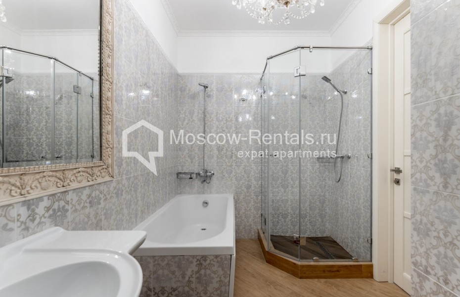 Photo #15 4-room (3 BR) apartment for <a href="http://moscow-rentals.ru/en/articles/long-term-rent" target="_blank">a long-term</a> rent
 in Russia, Moscow, 3rd Frunzenskaya str, 5k1