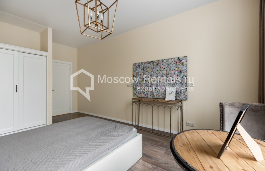 Photo #8 3-room (2 BR) apartment for <a href="http://moscow-rentals.ru/en/articles/long-term-rent" target="_blank">a long-term</a> rent
 in Russia, Moscow, Khilkov lane, 5