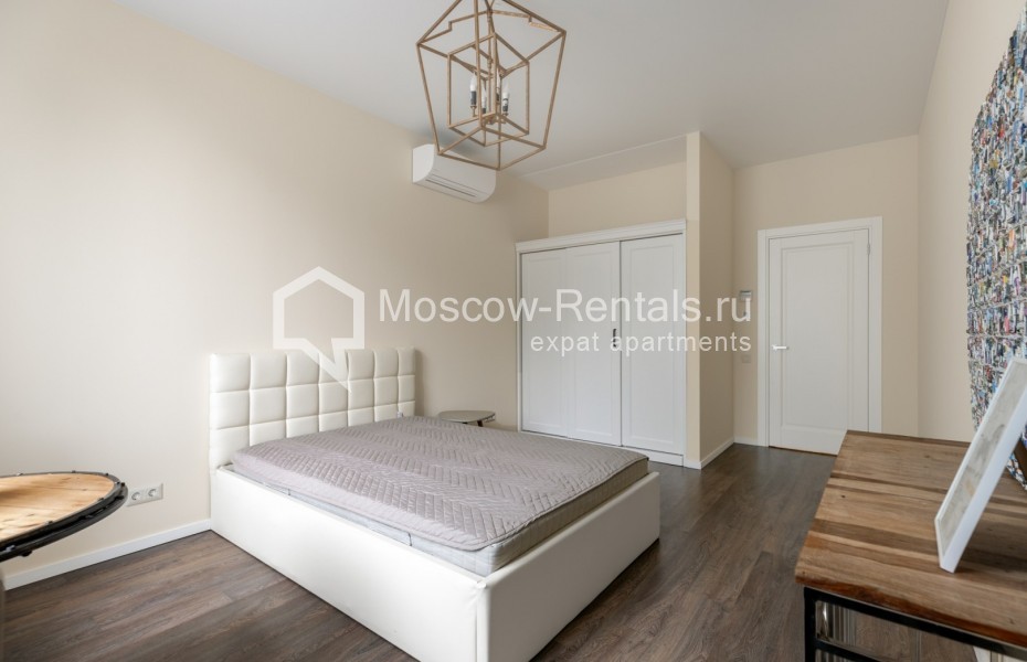 Photo #9 3-room (2 BR) apartment for <a href="http://moscow-rentals.ru/en/articles/long-term-rent" target="_blank">a long-term</a> rent
 in Russia, Moscow, Khilkov lane, 5