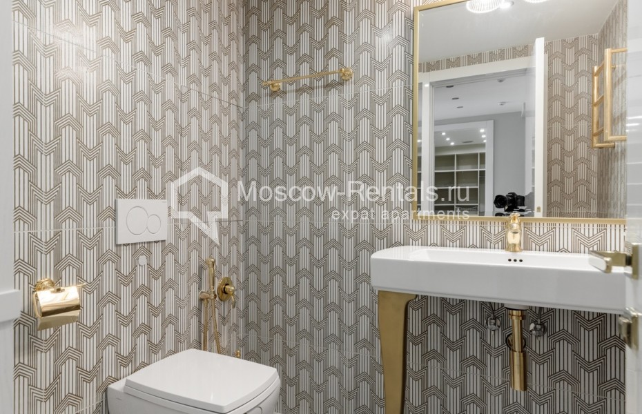 Photo #19 3-room (2 BR) apartment for <a href="http://moscow-rentals.ru/en/articles/long-term-rent" target="_blank">a long-term</a> rent
 in Russia, Moscow, Bolshaya Sadovaya str, 5k1