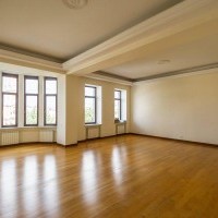 Photo #1 5-room (4 BR) apartment for <a href="http://moscow-rentals.ru/en/articles/long-term-rent" target="_blank">a long-term</a> rent
 in Russia, Moscow, Krivokolenny lane, 14C1
