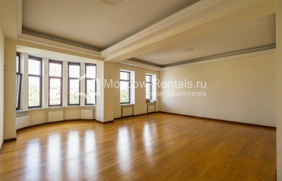 Photo #1 5-room (4 BR) apartment for <a href="http://moscow-rentals.ru/en/articles/long-term-rent" target="_blank">a long-term</a> rent
 in Russia, Moscow, Krivokolenny lane, 14C1
