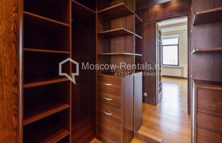 Photo #14 5-room (4 BR) apartment for <a href="http://moscow-rentals.ru/en/articles/long-term-rent" target="_blank">a long-term</a> rent
 in Russia, Moscow, Krivokolenny lane, 14C1