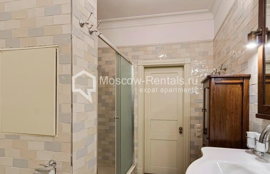 Photo #16 4-room (3 BR) apartment for <a href="http://moscow-rentals.ru/en/articles/long-term-rent" target="_blank">a long-term</a> rent
 in Russia, Moscow, Furmanny lane, 15