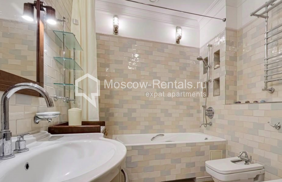 Photo #15 4-room (3 BR) apartment for <a href="http://moscow-rentals.ru/en/articles/long-term-rent" target="_blank">a long-term</a> rent
 in Russia, Moscow, Furmanny lane, 15