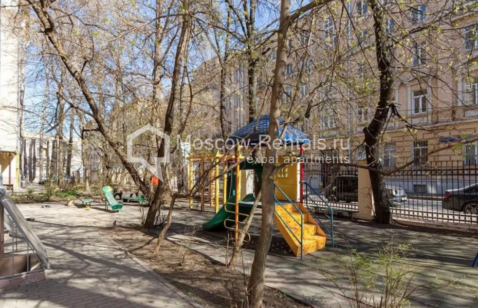 Photo #25 4-room (3 BR) apartment for <a href="http://moscow-rentals.ru/en/articles/long-term-rent" target="_blank">a long-term</a> rent
 in Russia, Moscow, Furmanny lane, 15