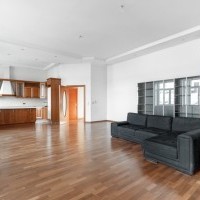 Photo #1 4-room (3 BR) apartment for <a href="http://moscow-rentals.ru/en/articles/long-term-rent" target="_blank">a long-term</a> rent
 in Russia, Moscow, Sretenka str, 9