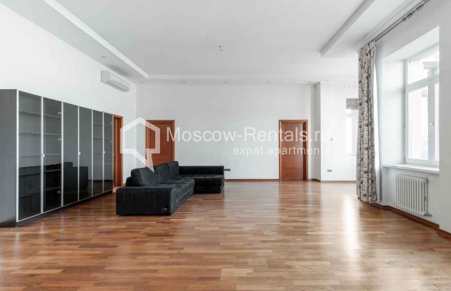Photo #4 4-room (3 BR) apartment for <a href="http://moscow-rentals.ru/en/articles/long-term-rent" target="_blank">a long-term</a> rent
 in Russia, Moscow, Sretenka str, 9