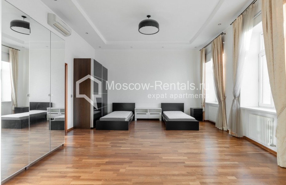 Photo #7 4-room (3 BR) apartment for <a href="http://moscow-rentals.ru/en/articles/long-term-rent" target="_blank">a long-term</a> rent
 in Russia, Moscow, Sretenka str, 9