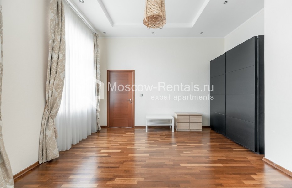 Photo #12 4-room (3 BR) apartment for <a href="http://moscow-rentals.ru/en/articles/long-term-rent" target="_blank">a long-term</a> rent
 in Russia, Moscow, Sretenka str, 9