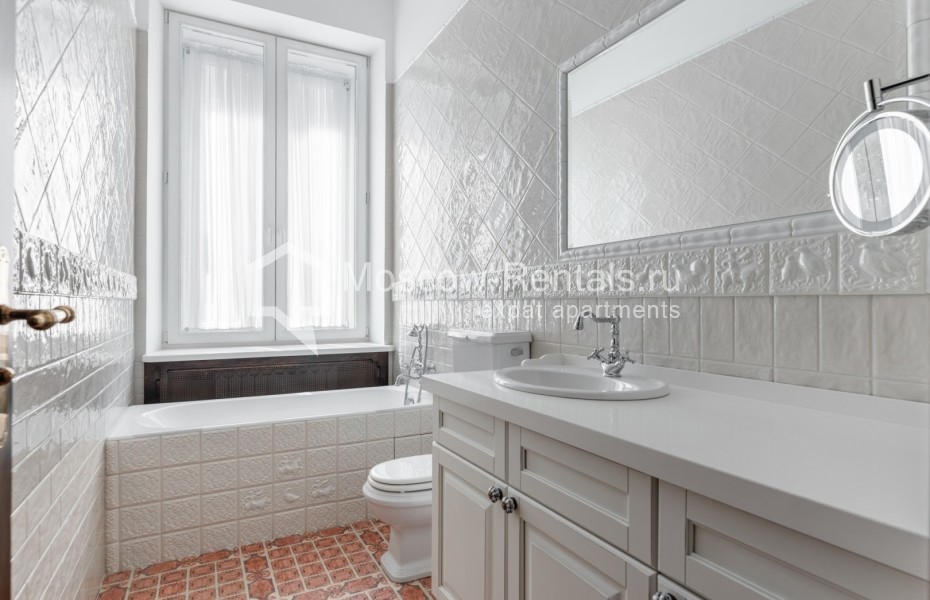 Photo #14 5-room (4 BR) apartment for <a href="http://moscow-rentals.ru/en/articles/long-term-rent" target="_blank">a long-term</a> rent
 in Russia, Moscow, Myasnitskaya str, 24