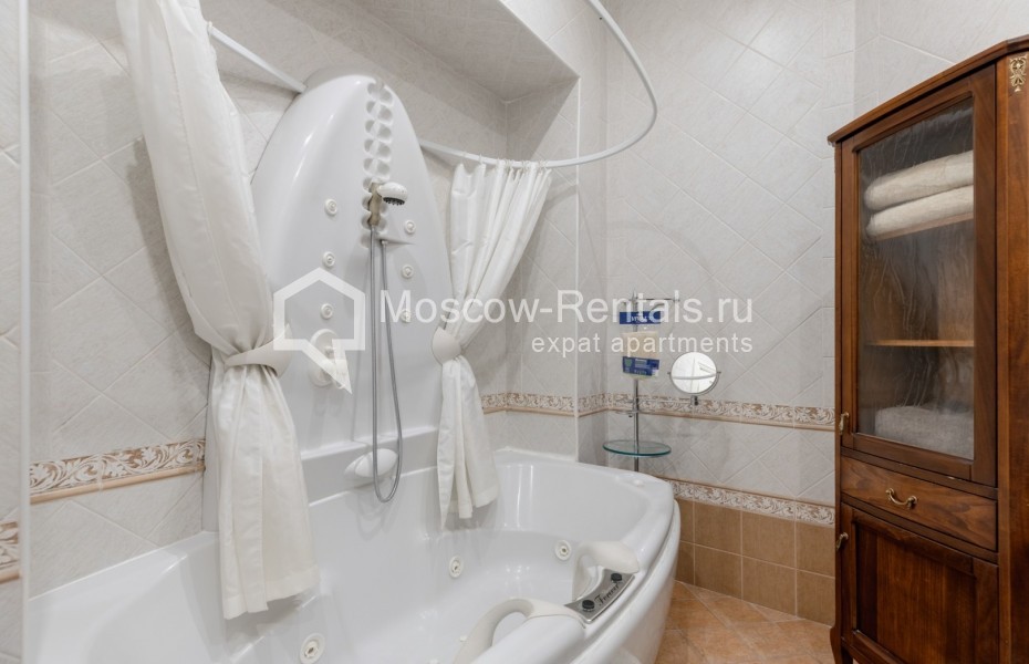 Photo #11 4-room (3 BR) apartment for <a href="http://moscow-rentals.ru/en/articles/long-term-rent" target="_blank">a long-term</a> rent
 in Russia, Moscow, Chaplygina str, 1AС1