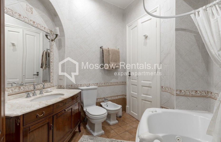 Photo #12 4-room (3 BR) apartment for <a href="http://moscow-rentals.ru/en/articles/long-term-rent" target="_blank">a long-term</a> rent
 in Russia, Moscow, Chaplygina str, 1AС1