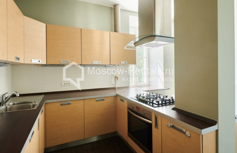 Photo #3 4-room (3 BR) apartment for <a href="http://moscow-rentals.ru/en/articles/long-term-rent" target="_blank">a long-term</a> rent
 in Russia, Moscow, Chaplygina str, 10