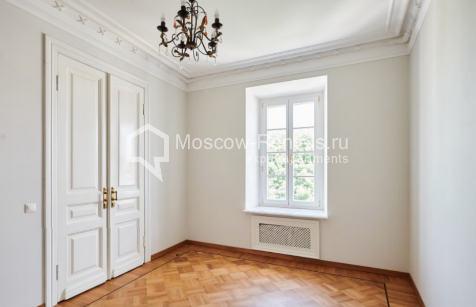 Photo #5 4-room (3 BR) apartment for <a href="http://moscow-rentals.ru/en/articles/long-term-rent" target="_blank">a long-term</a> rent
 in Russia, Moscow, Chaplygina str, 10