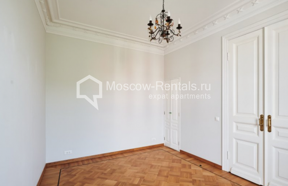 Photo #6 4-room (3 BR) apartment for <a href="http://moscow-rentals.ru/en/articles/long-term-rent" target="_blank">a long-term</a> rent
 in Russia, Moscow, Chaplygina str, 10