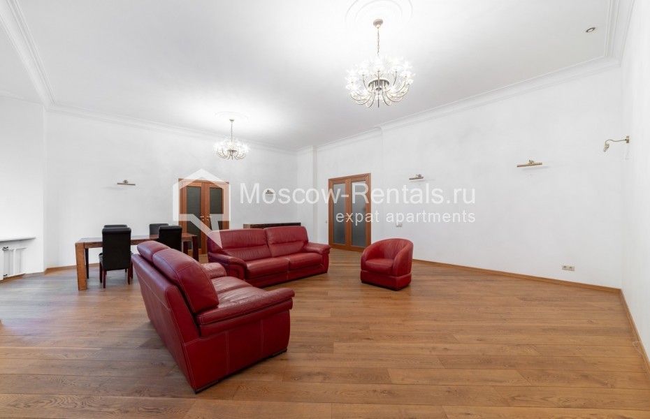 Photo #2 4-room (3 BR) apartment for <a href="http://moscow-rentals.ru/en/articles/long-term-rent" target="_blank">a long-term</a> rent
 in Russia, Moscow, Krivokolennyi lane, 14С1
