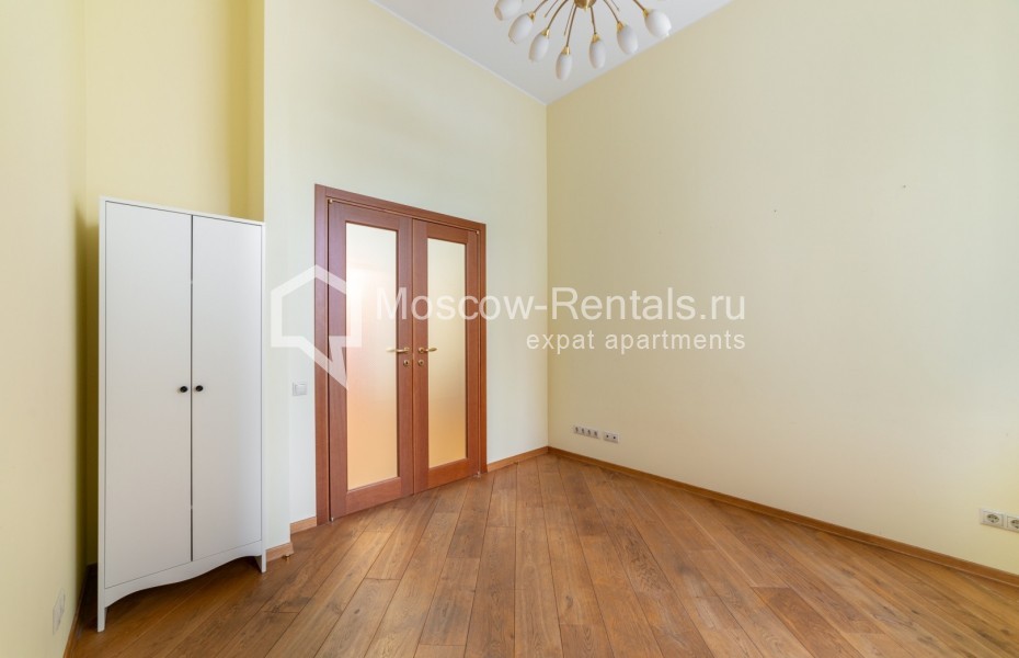 Photo #10 4-room (3 BR) apartment for <a href="http://moscow-rentals.ru/en/articles/long-term-rent" target="_blank">a long-term</a> rent
 in Russia, Moscow, Krivokolennyi lane, 14С1