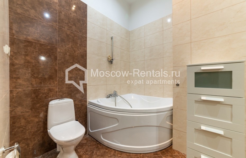 Photo #17 4-room (3 BR) apartment for <a href="http://moscow-rentals.ru/en/articles/long-term-rent" target="_blank">a long-term</a> rent
 in Russia, Moscow, Krivokolennyi lane, 14С1