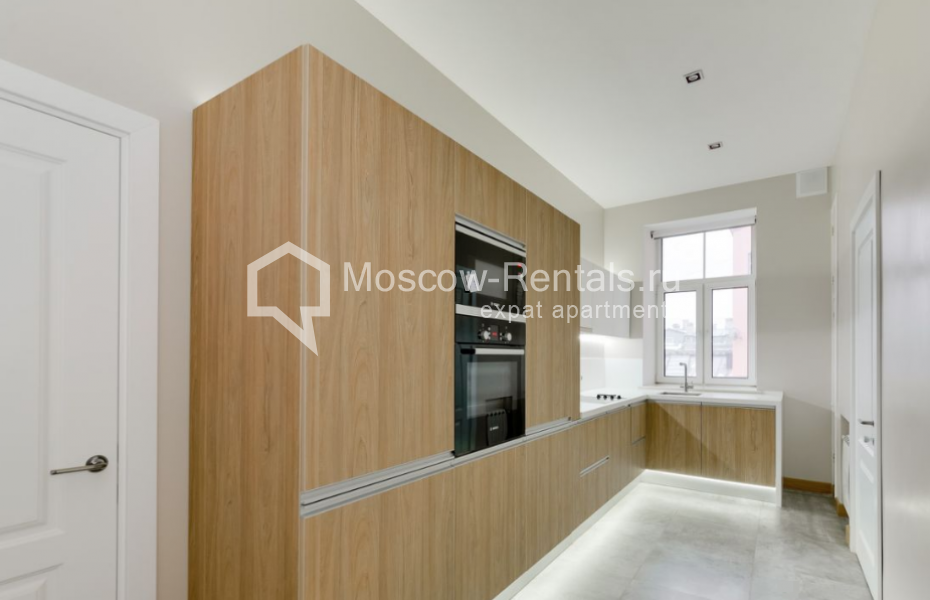 Photo #1 4-room (3 BR) apartment for <a href="http://moscow-rentals.ru/en/articles/long-term-rent" target="_blank">a long-term</a> rent
 in Russia, Moscow, Ostozhenka str, 5
