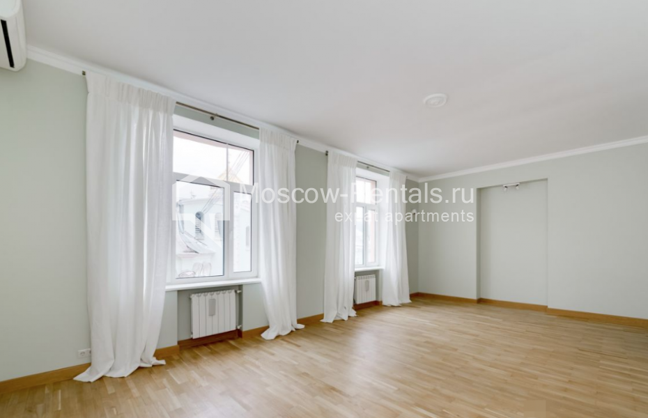 Photo #2 4-room (3 BR) apartment for <a href="http://moscow-rentals.ru/en/articles/long-term-rent" target="_blank">a long-term</a> rent
 in Russia, Moscow, Ostozhenka str, 5