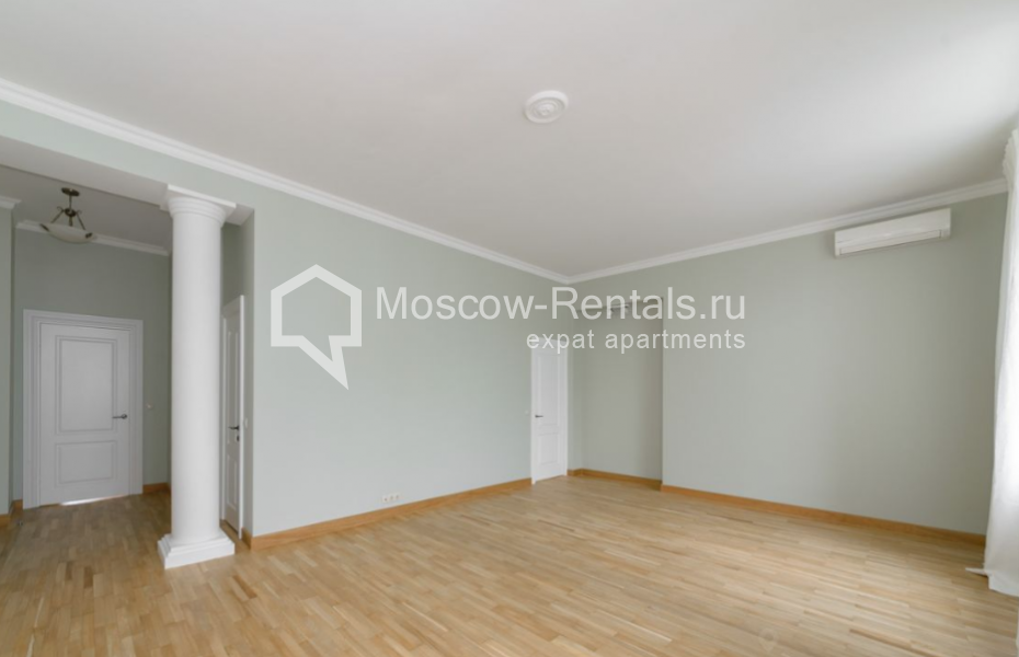 Photo #3 4-room (3 BR) apartment for <a href="http://moscow-rentals.ru/en/articles/long-term-rent" target="_blank">a long-term</a> rent
 in Russia, Moscow, Ostozhenka str, 5