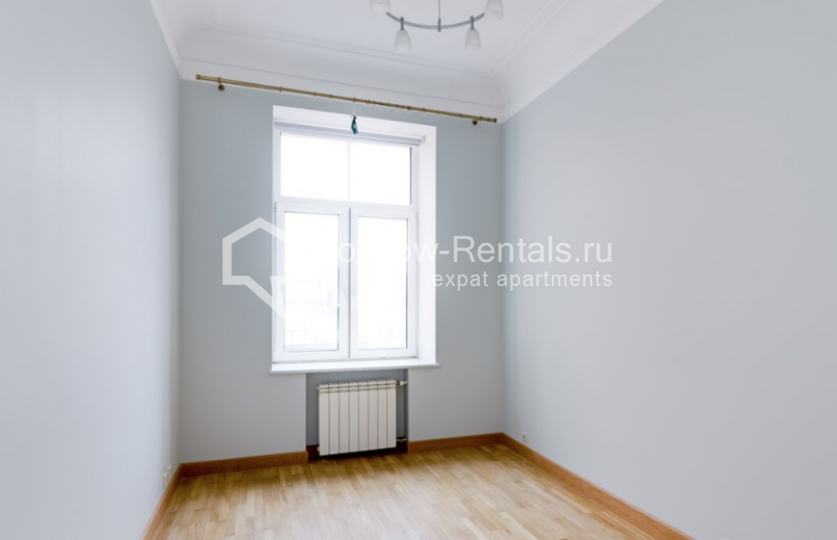 Photo #7 4-room (3 BR) apartment for <a href="http://moscow-rentals.ru/en/articles/long-term-rent" target="_blank">a long-term</a> rent
 in Russia, Moscow, Ostozhenka str, 5