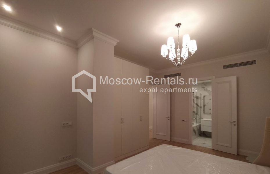 Photo #10 3-room (2 BR) apartment for <a href="http://moscow-rentals.ru/en/articles/long-term-rent" target="_blank">a long-term</a> rent
 in Russia, Moscow, Kotelnicheskaya str, 31