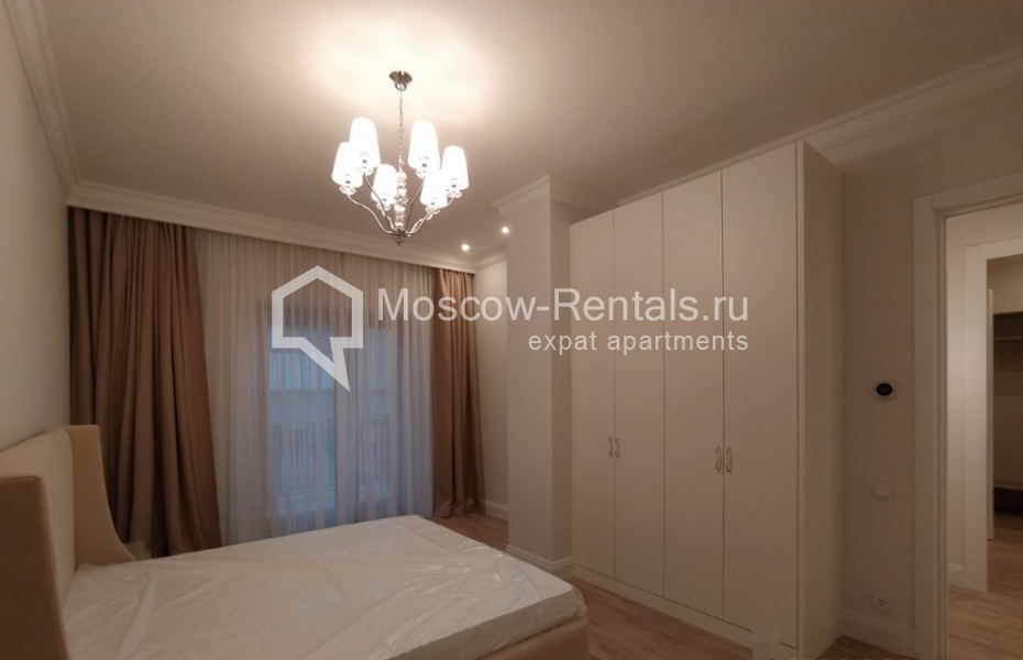 Photo #11 3-room (2 BR) apartment for <a href="http://moscow-rentals.ru/en/articles/long-term-rent" target="_blank">a long-term</a> rent
 in Russia, Moscow, Kotelnicheskaya str, 31