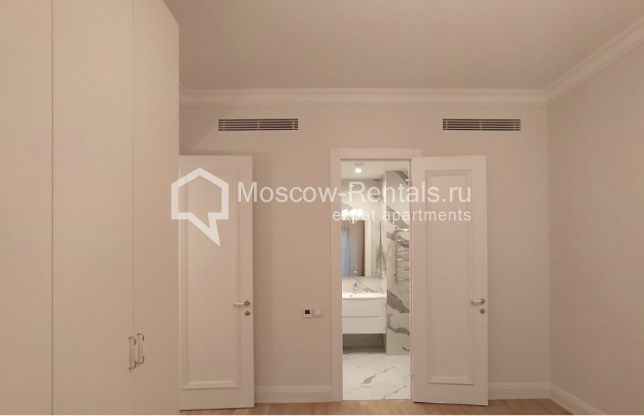 Photo #12 3-room (2 BR) apartment for <a href="http://moscow-rentals.ru/en/articles/long-term-rent" target="_blank">a long-term</a> rent
 in Russia, Moscow, Kotelnicheskaya str, 31