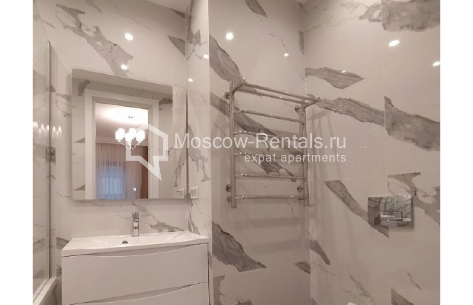 Photo #13 3-room (2 BR) apartment for <a href="http://moscow-rentals.ru/en/articles/long-term-rent" target="_blank">a long-term</a> rent
 in Russia, Moscow, Kotelnicheskaya str, 31